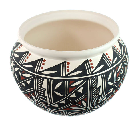 Native American Hand Crafted Acoma Pottery By Artist Lindsey B. Concho NN20025